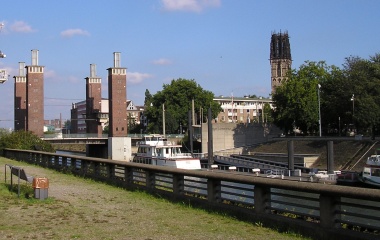 Schwanentorbruecke Duisburg