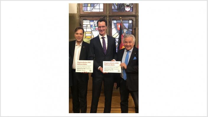 Frank Heidenreich (CDU-Ratsherr Duisburg und Fraktionsvorsitzender der CDU im VRR), Hendrik Wüst (NRW-Verkehrsminister) und Volker Mosblech (CDU-Ratsherr Duisburg und Duisburger Bürgermeister) sagen „Ja“ zur Walsumbahn.