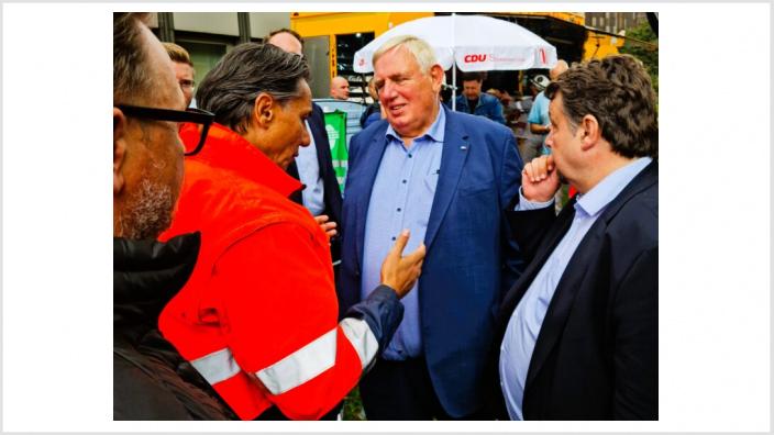 Laumann und Radtke im Gespräch mit dem Betriebsrat
